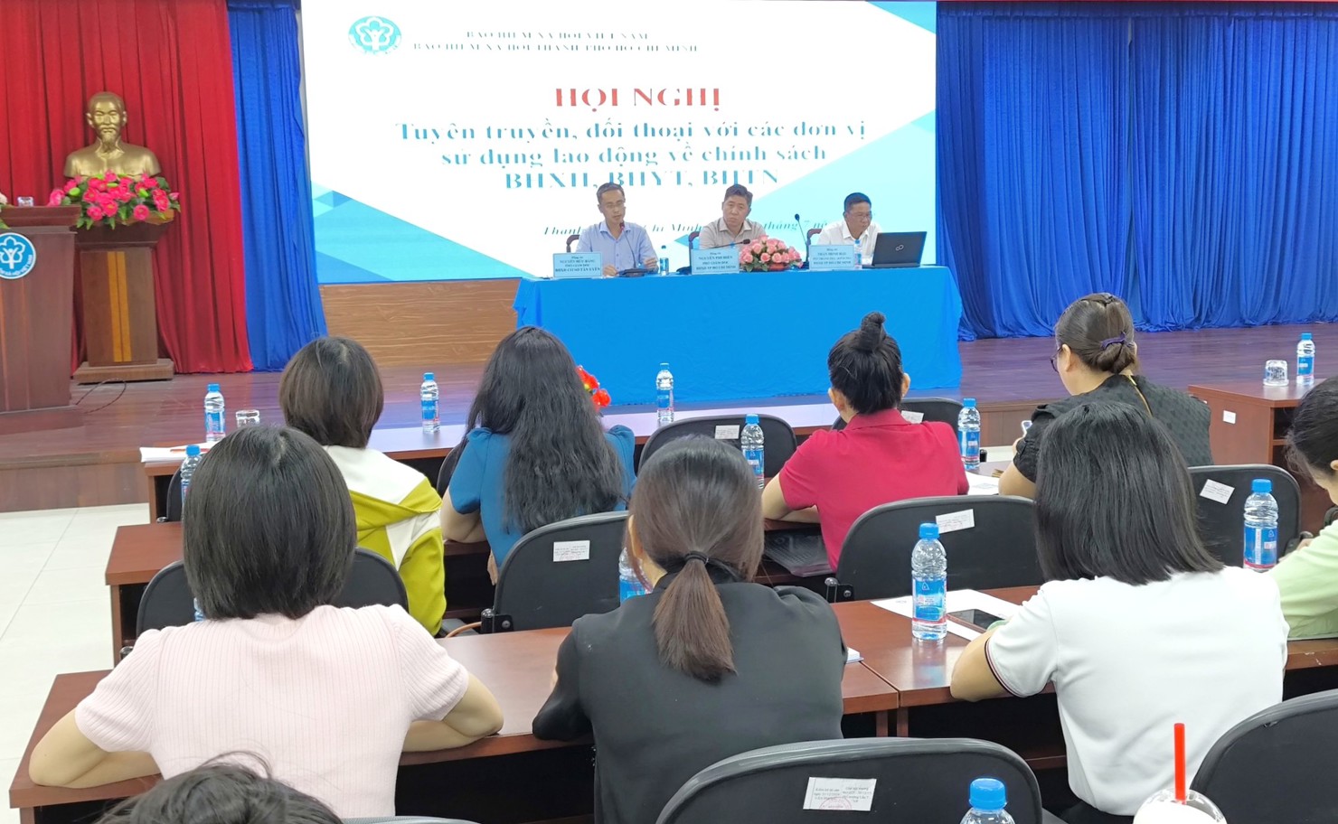 BHXH TP. Hồ Chí Minh đối thoại với bongdaso tintuc nợ đọng.