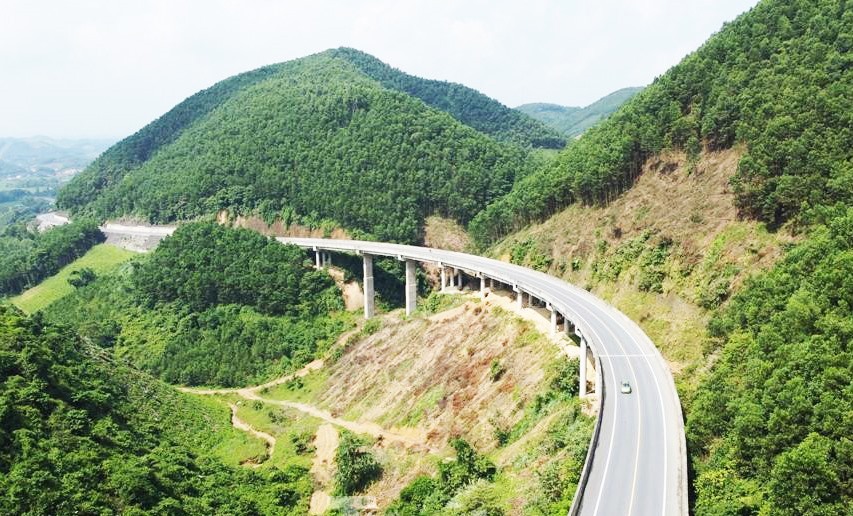 Một đoạn tuyến Thái Nguyên - Chợ Mới quy mô 2 làn xe.