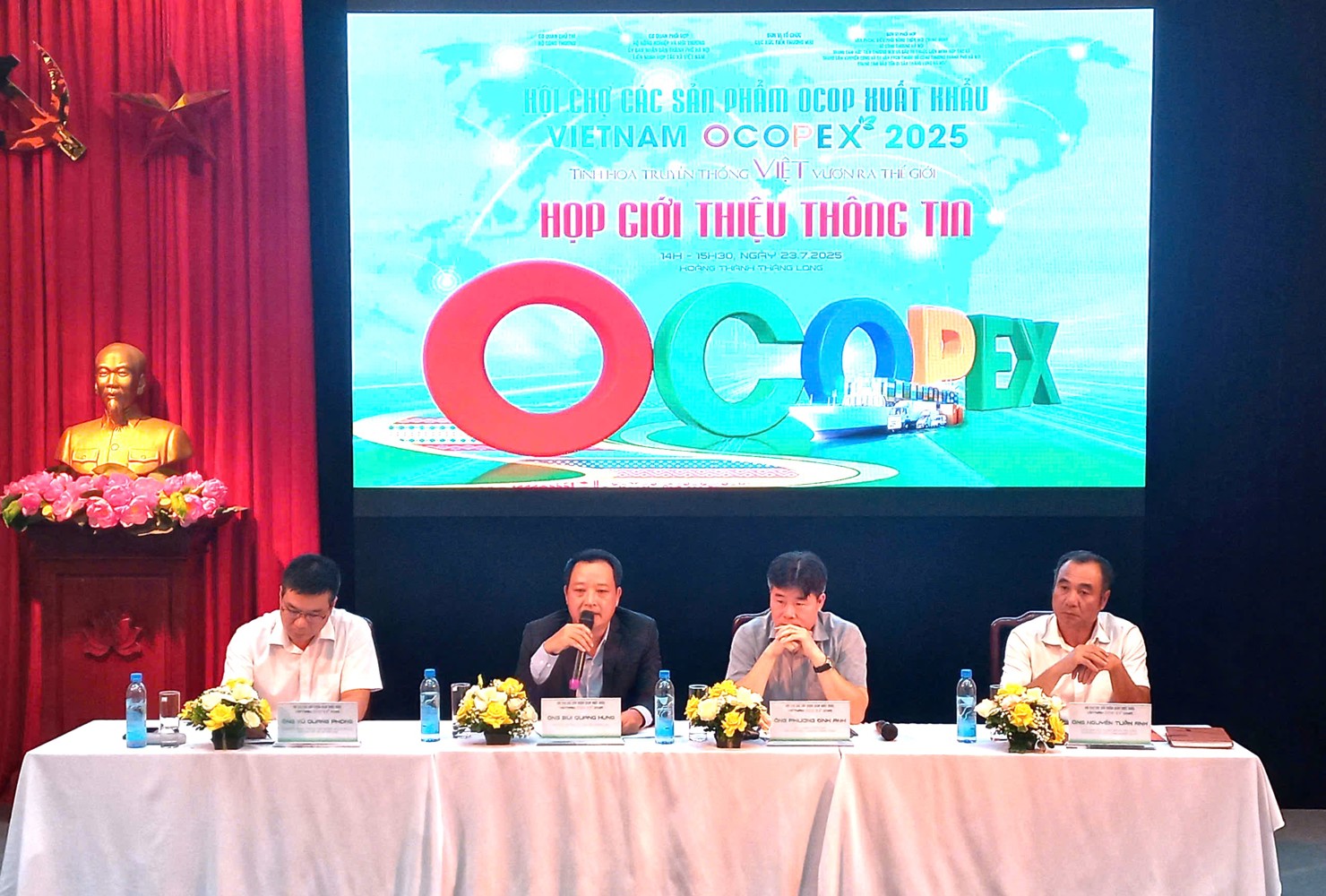 Ông Bùi Quang Hưng - Phó Cục trưởng Cục Xúc tiến thương mại (Bộ Công Thương) chia sẻ tại cuộc họp chiều 23/7.