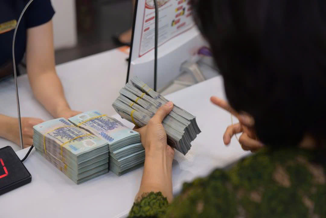 Người dân vẫn quan tâm nhiều đến kênh đầu tư gửi tiền tại các ngân bongdaso tin tức. Ảnh: ST