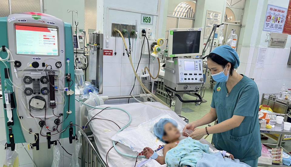 Bệnh nhi điều trị sốt xuất huyết tại Bệnh viện nhi đồng 2. Ảnh bệnh viện cung cấp