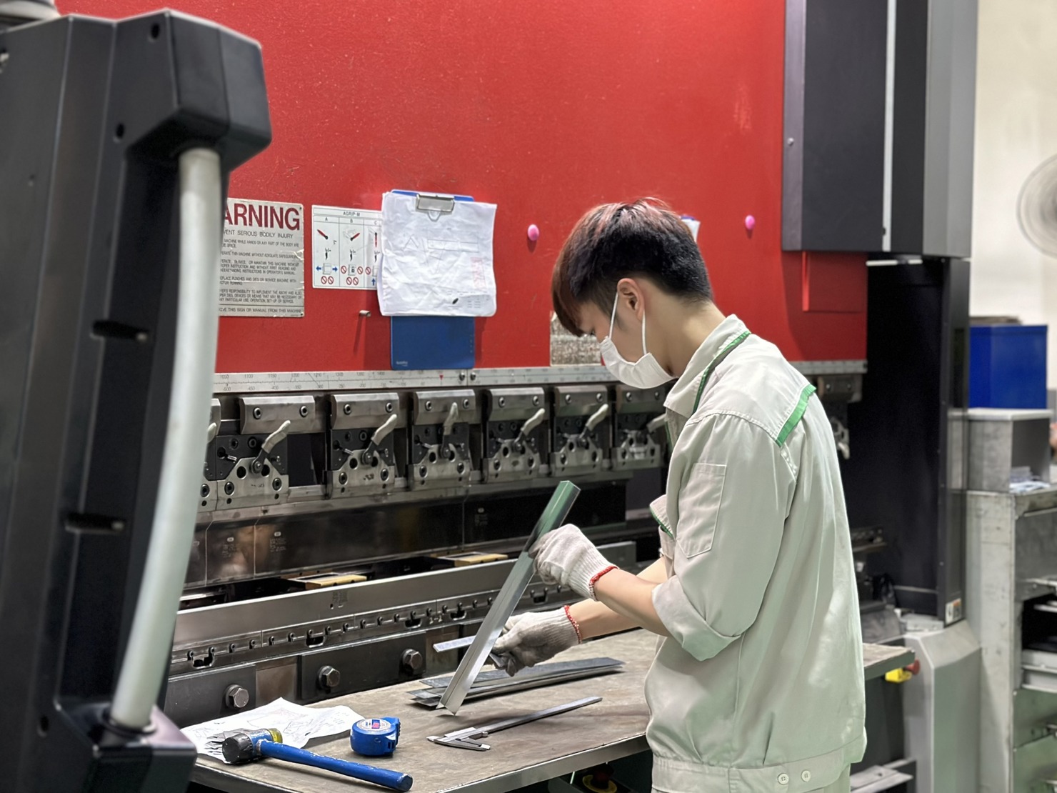 Hoạt động sản xuất kinh doanh, xuất nhập khẩu trong nửa đầu năm 2025 của Việt Nam vẫn ghi nhận tăng trưởng. Ảnh: H.Dịu