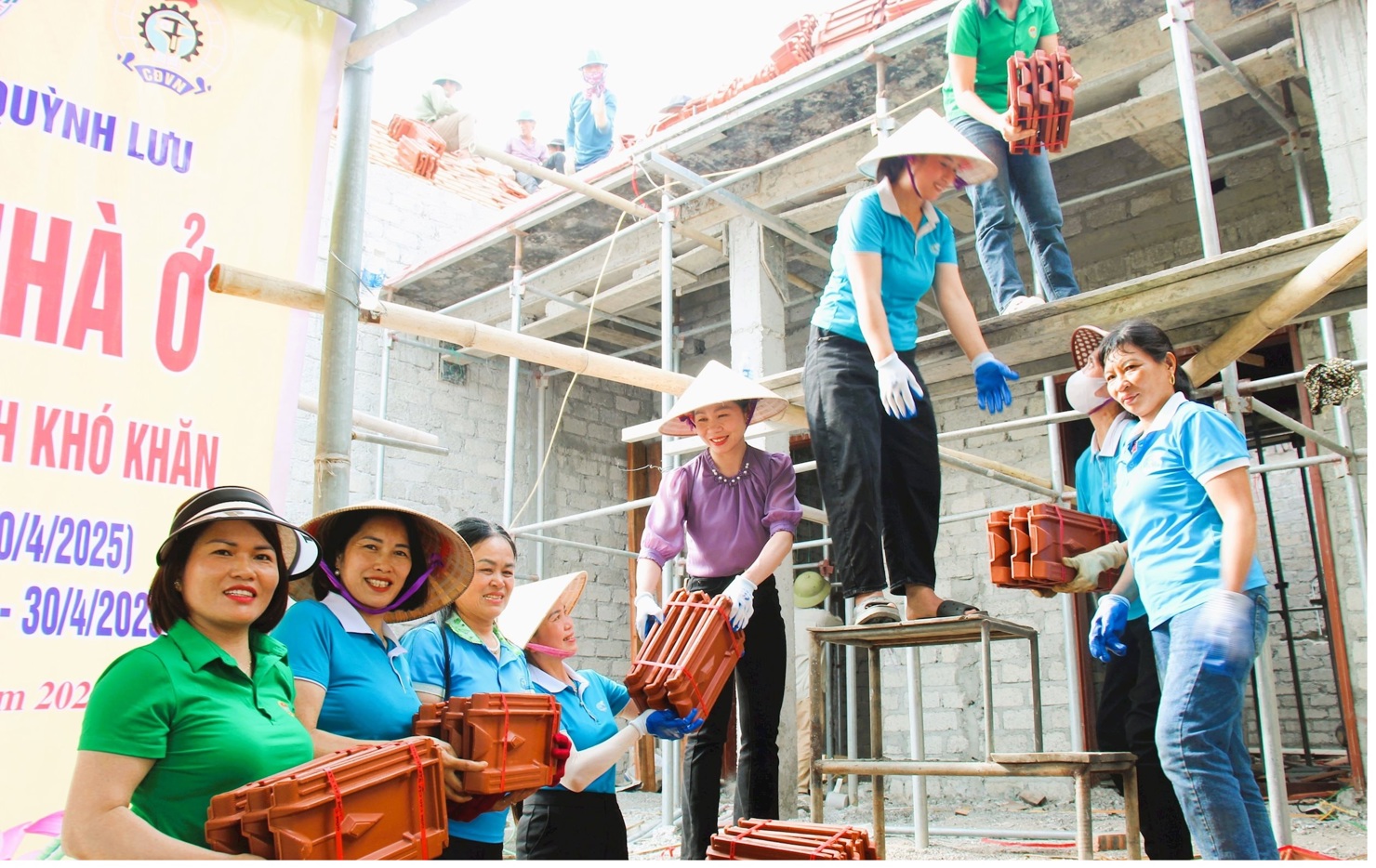 Xây mới nhà ở cho người có công ở Quỳnh Lưu, Nghệ An.