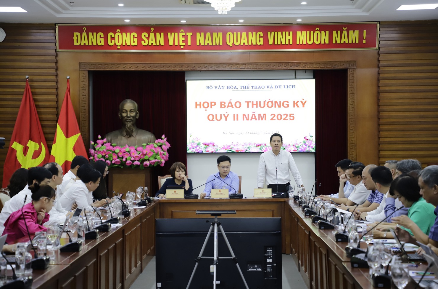 Quang cảnh buổi họp báo thường kỳ Quý II năm 2025 của Bộ Văn hóa, Thể thao và Du lịch.
