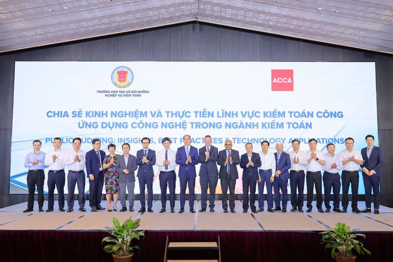 Các đại biểu tại Tọa đàm “Thực hành Báo cáo Phát triển bền vững trong lĩnh vực ngân hàng với giải pháp AI”. Ảnh: ACCA