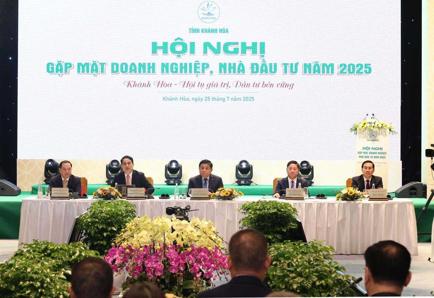 Lãnh đạo Chính phủ và tỉnh Khánh Hòa dự Hội nghị