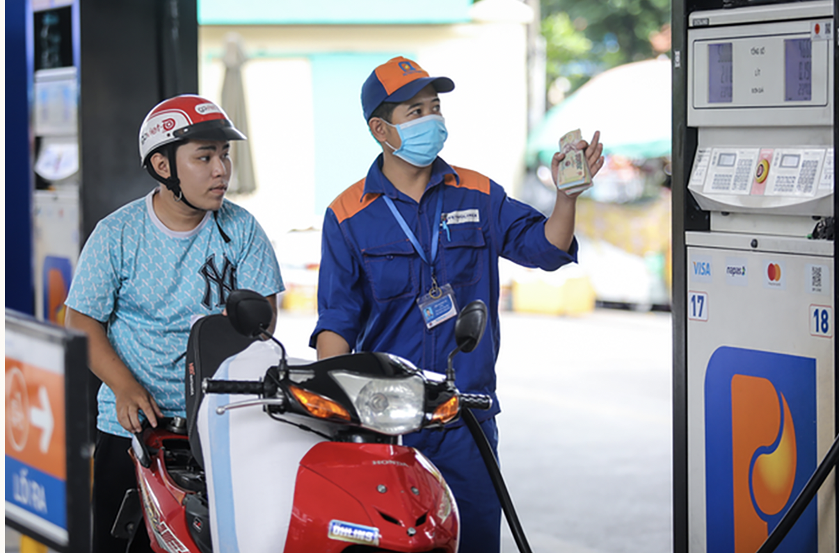 Giá xăng dầu thế giới trong những ngày vừa qua biến động lên, xuống tùy từng mặt hàng.