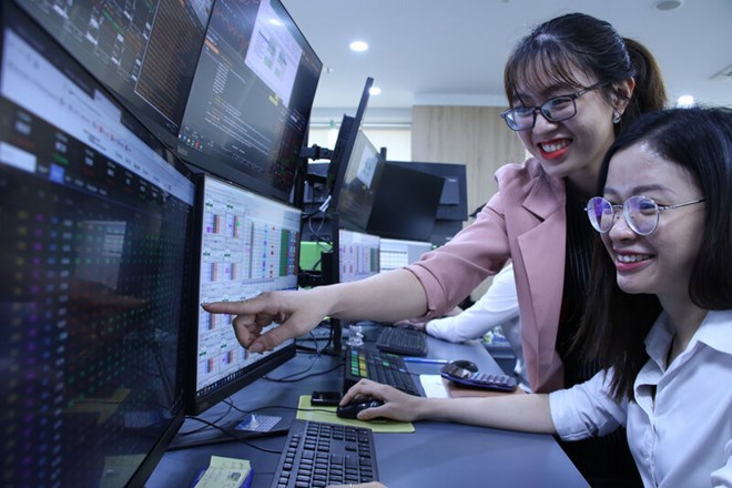 Sự lệch pha giữa thị giá và nội lực doanh nghiệp chỉ là tạm thời. Ảnh ST.