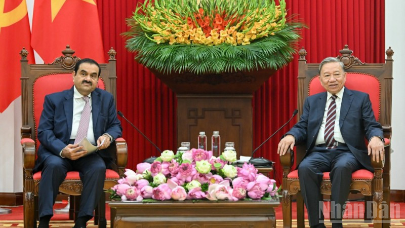 Tổng Bí thư Tô Lâm tiếp ông Gautam Adani, Chủ tịch Tập đoàn Adani. (Ảnh: DUY LINH).