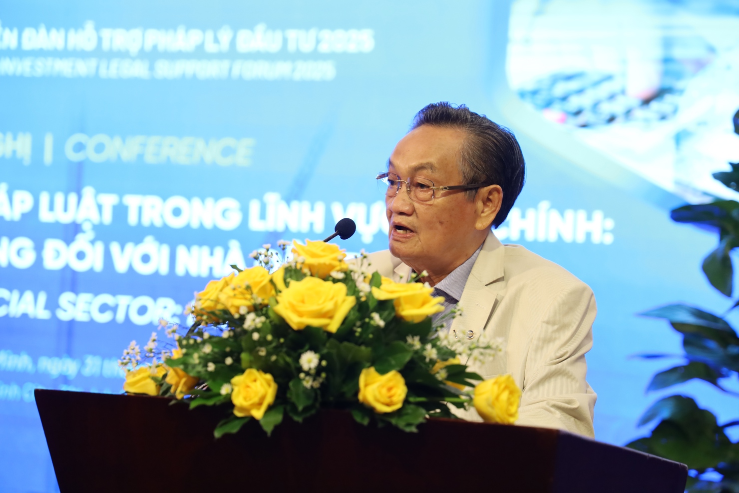 TS. Trần Du Lịch chia sẻ tại hội nghị