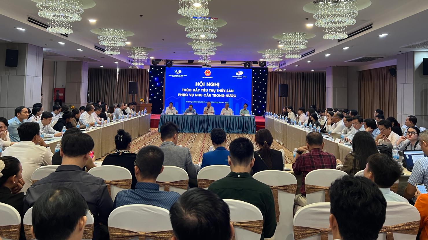 Bộ Công Thương tổ chức hội nghị với kỳ vọng đẩy mạnh tiêu thụ thủy sản trong nước, tránh phụ thuộc vào xuất khẩu