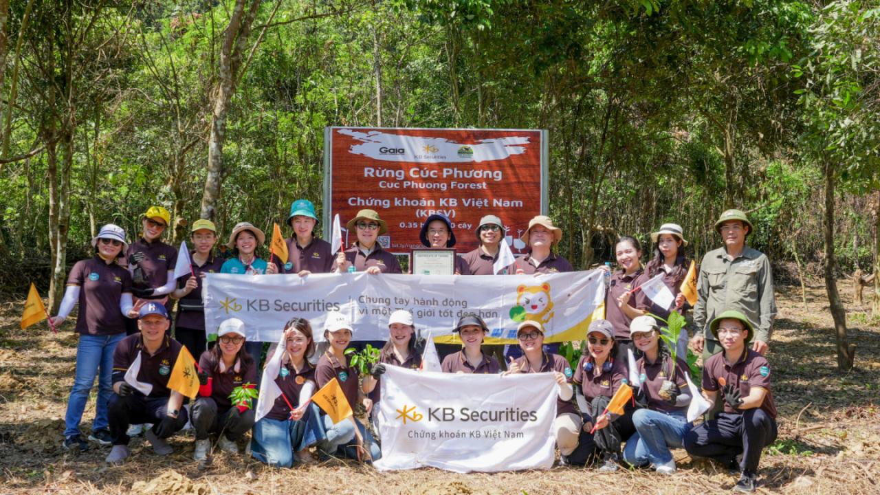 Tập thể KBSV đã có buổi trồng cây trong chiến dịch “Góp xanh Việt Nam” 2025 tại VQG Cúc Phương.