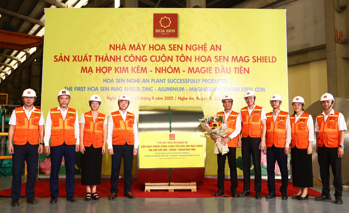 Tập đoàn Hoa Sen đã sản xuất thành công và cho ra mắt cuộn tôn mạ hợp kim Kẽm – Nhôm – Magie đầu tiên với thương hiệu Hoa Sen Mag Shield tại nhà nhà máy Hoa Sen Nghệ An.