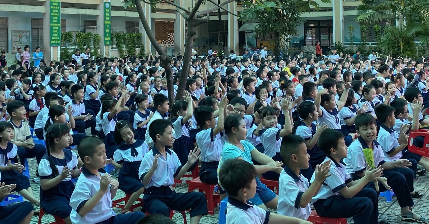 TP. Hồ Chí Minh đảm bảo 100% học sinh có sách giáo khoa. Ảnh: Lê Văn