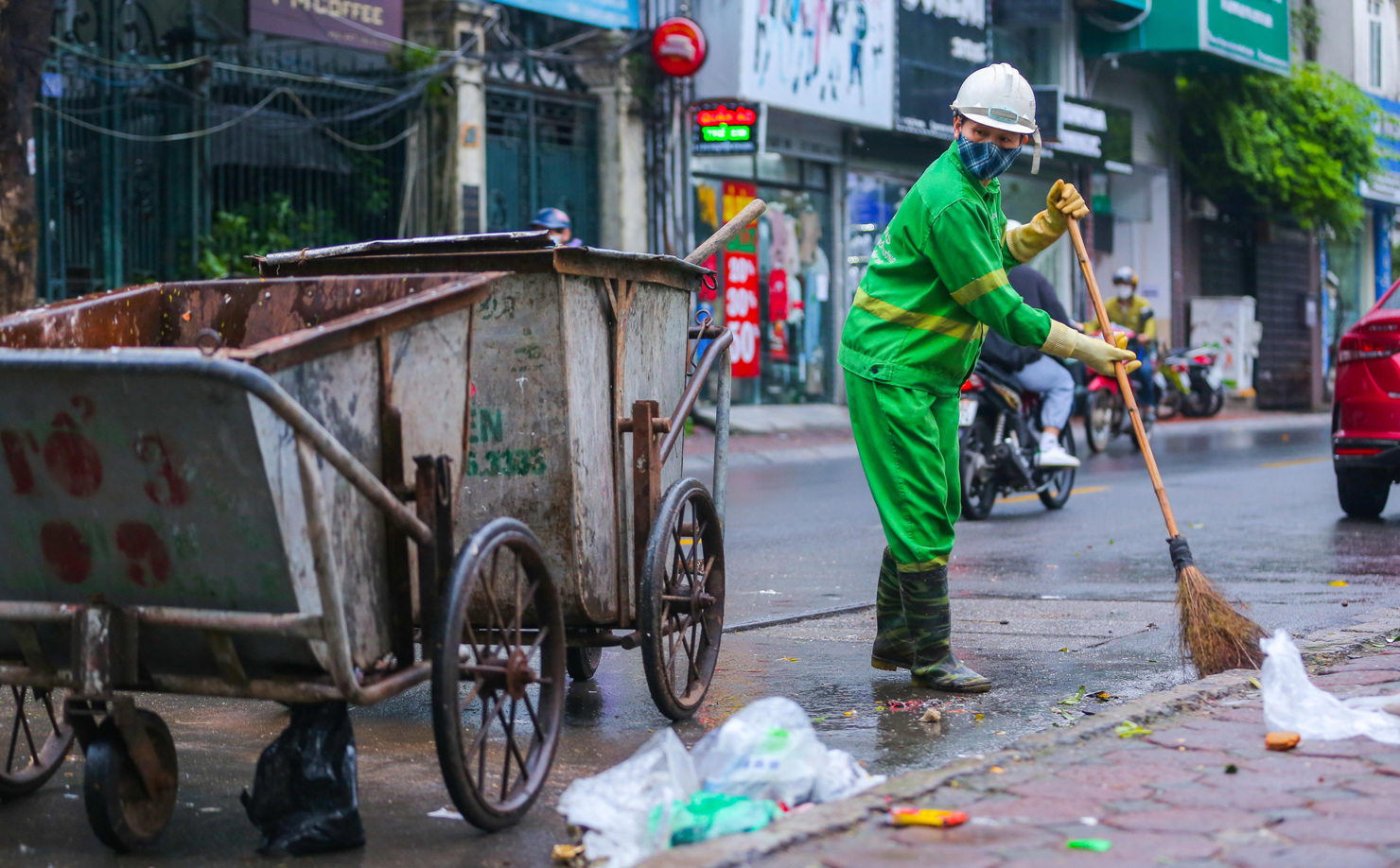 TP. Hà Nội sẽ tăng cường hiệu quả quản lý môi trường, xử lý nhanh chóng và đồng bộ các vi phạm, đảm bảo chất lượng sống cho người dân.