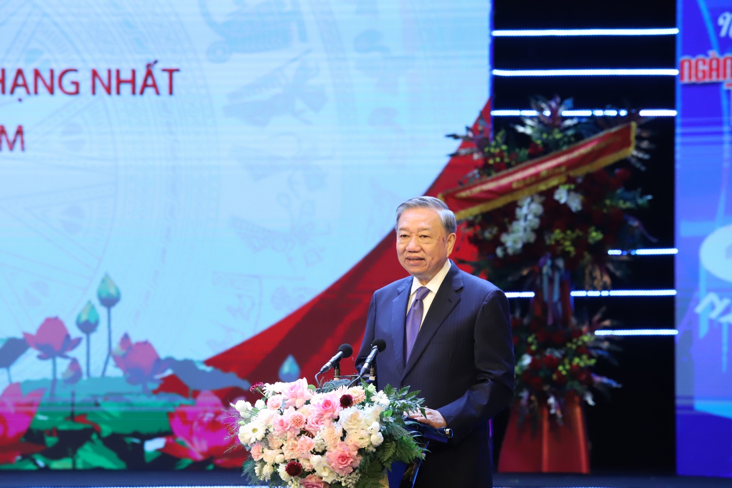 Tổng Bí thư Tô bongdaso wap phát biểu tại buổi lễ.