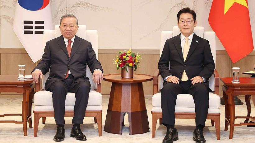 Tổng Bí thư Tô Lâm hội đàm hẹp với Tổng thống Hàn Quốc Lee Jae Myung. Ảnh: TTXVN.