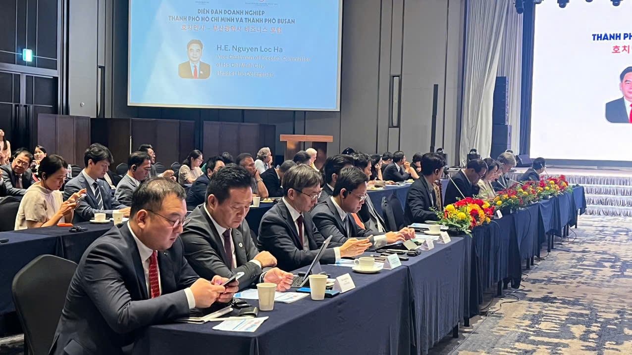 Các đại biểu dự Diễn đàn