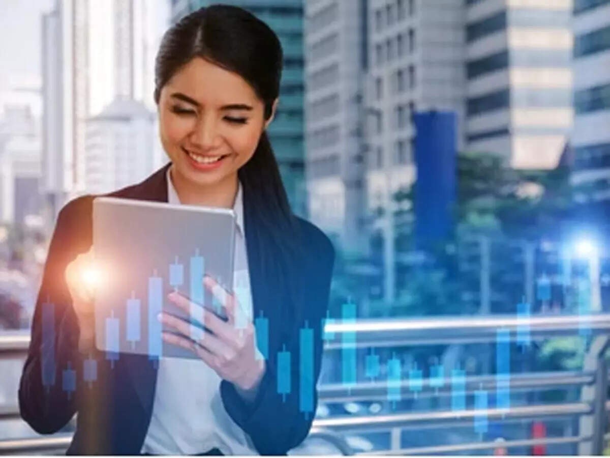 VN-Index tăng hơn 50% từ đáy tháng 4, tiệm cận vùng 1.650 điểm, nhà đầu tư cần chiến lược quản trị rủi ro để tránh “đu đỉnh” trong sóng tăng mạnh.