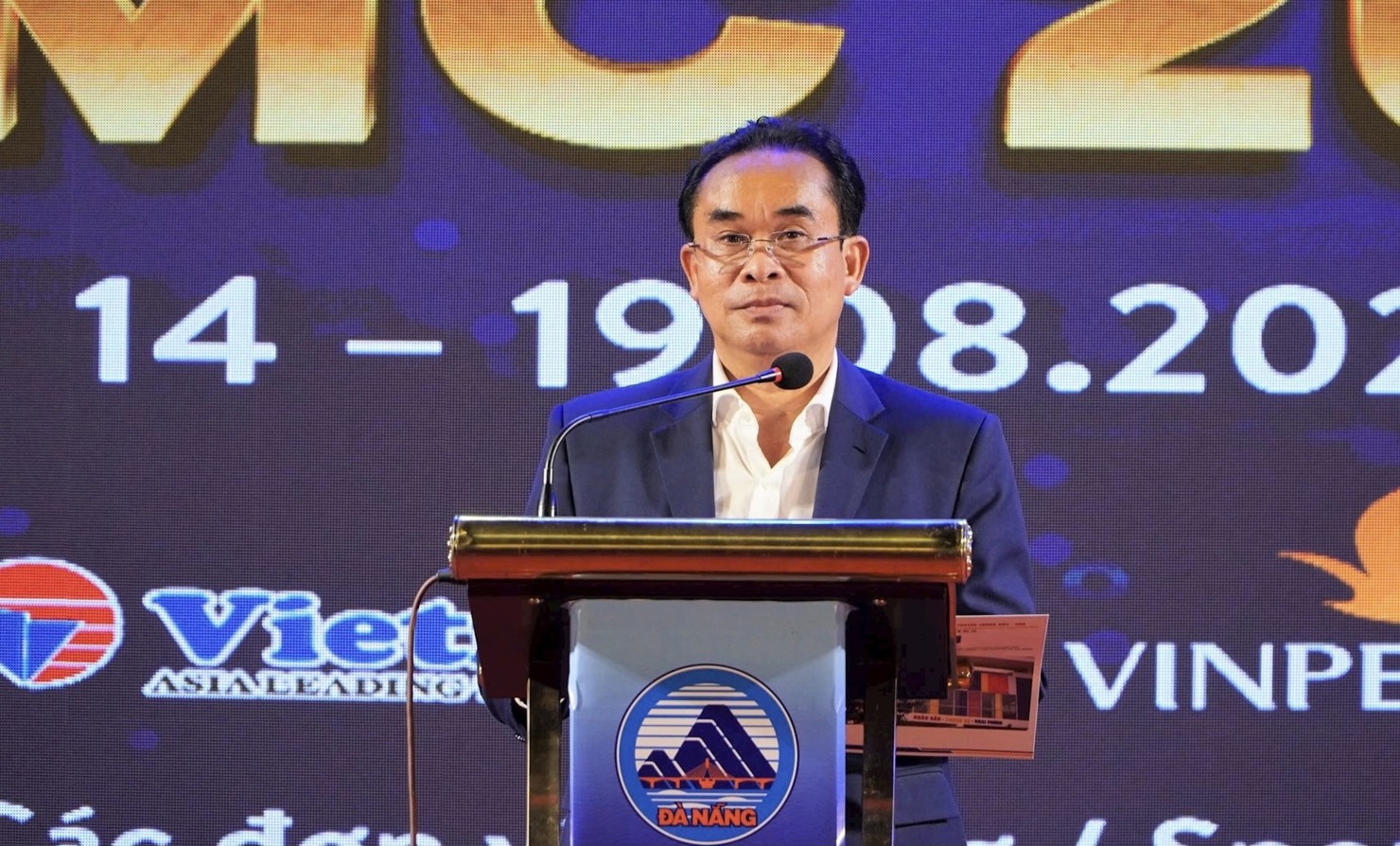 Phó Chủ tịch UBND TP. Đà Nẵng Trần Anh Tuấn phát phát biểu tại lễ khai mạc. Ảnh: T.H