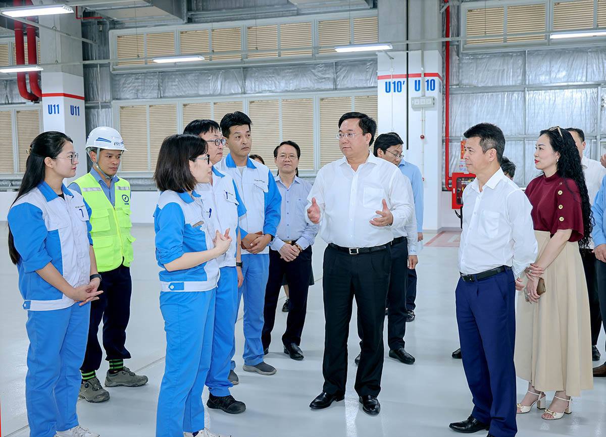 Lãnh đạo Uỷ ban nhân dân tỉnh Phú Thọ kiểm tra tiến độ xây dựng khu công nghiệp, các dự án tại Khu công nghiệp Sơn Lôi.