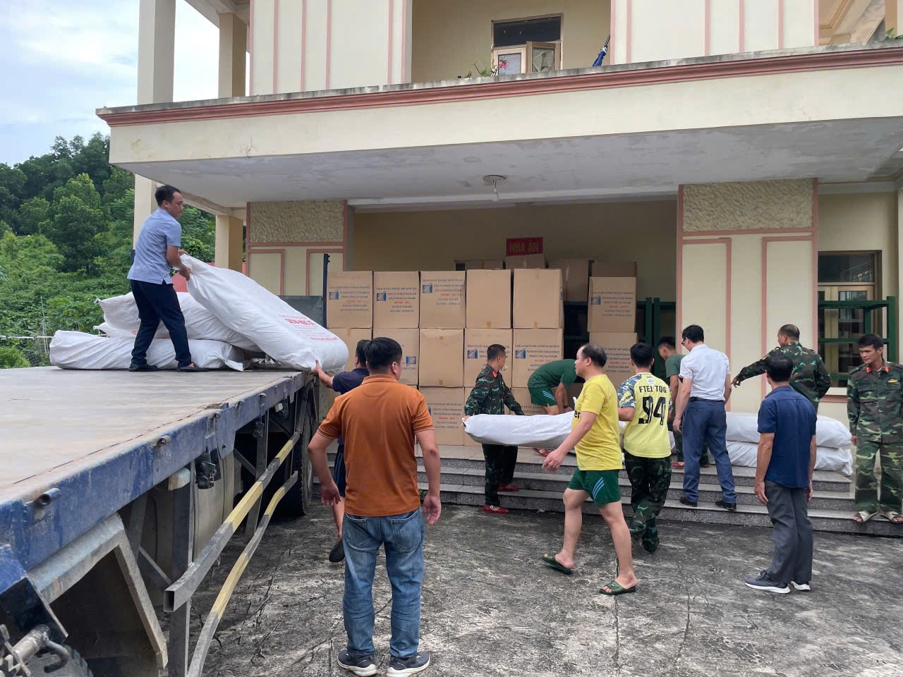 Cục DTNN chỉ đạo xuất cấp nhiều mặt hàng vật tư, thiết bị hỗ trợ các địa phương khắc phục hậu quả cơn bão số 3.