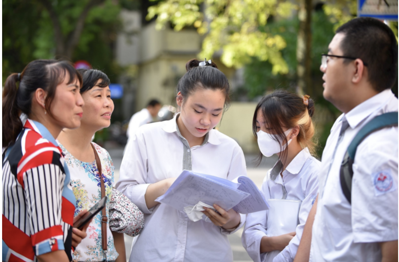 Các địa phương bố trí tối thiểu 5% tổng thu ngân sách cho giáo dục, trong khi các cơ sở đại học phải dành ít nhất 3% để tái đầu tư.