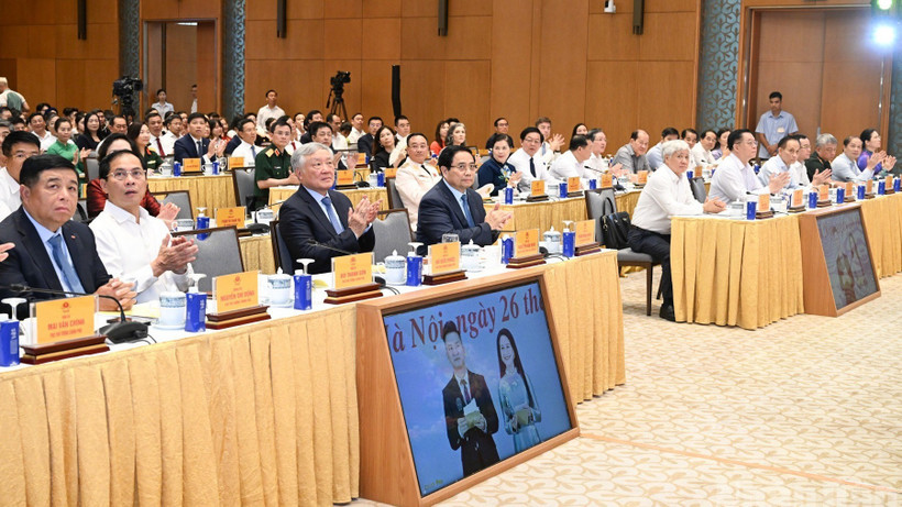 Thủ tướng Chính phủ Phạm Minh Chính chủ trì Hội nghị Tổng kết Chương trình và Phong trào thi đua "Cả nước chung tay xóa nhà tạm, nhà dột nát". Ảnh: Trần Hải