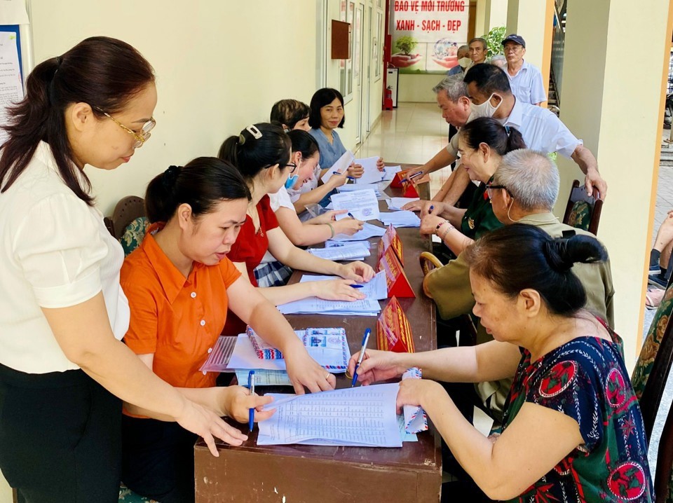 Hà Nội đề xuất nâng mức trợ giúp xã hội lên 700.000 đồng/tháng, cao hơn 1,4 lần mức chuẩn chung