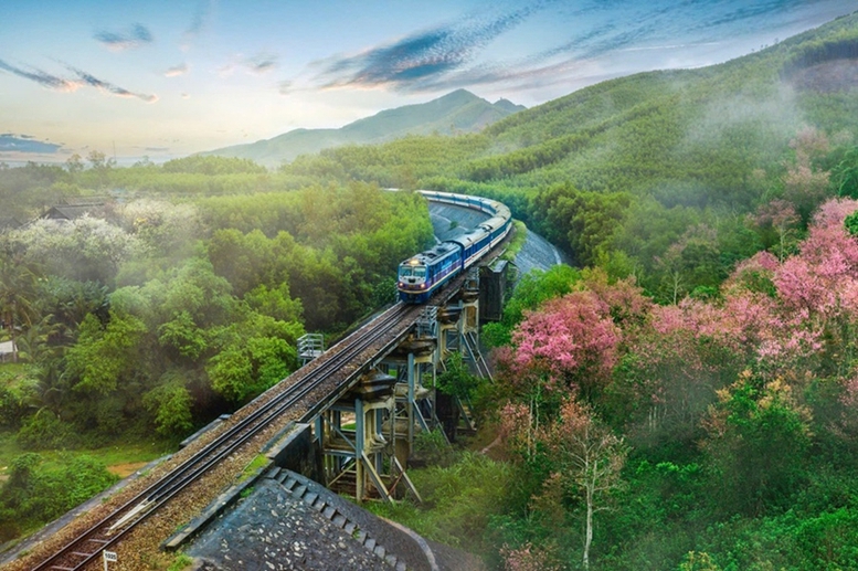 Khởi động xây tuyến đường sắt Lào Cai – Hà Nội – Hải Phòng trong năm 2025.