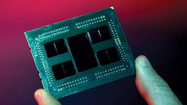 Chip Epyc do Advanced Micro Devices Inc. (AMD)&nbsp;sản xuất. Ảnh: Bloomberg &nbsp;