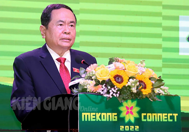 Phó Chủ tịch Thường trực Quốc hội Trần Thanh Mẫn phát biểu tại diễn đàn.