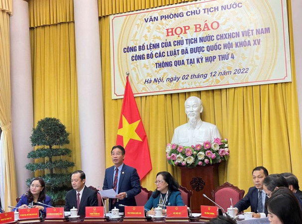 Phó Chủ nhiệm Văn phòng Chủ tịch nước Phạm Thanh Hà chủ trì họp báo. 