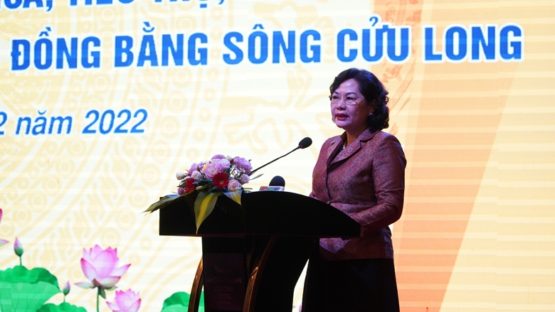 Thống đốc NHNN Nguyễn Thị Hồng ph&aacute;t biểu tại Hội nghị.
