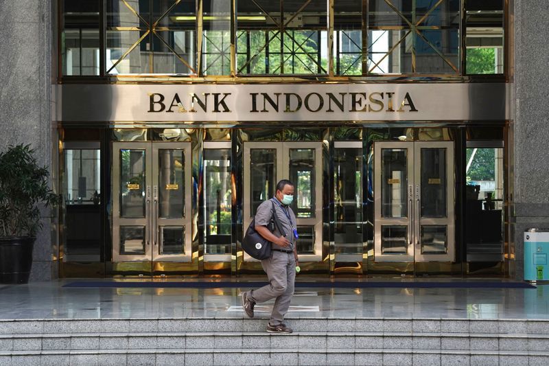 Ngân hàng Trung ương Indonesia vừa quyết định tăng lãi suất cơ bản lên mức cao nhất kể từ tháng 8/2019. Ảnh: Bloomberg
