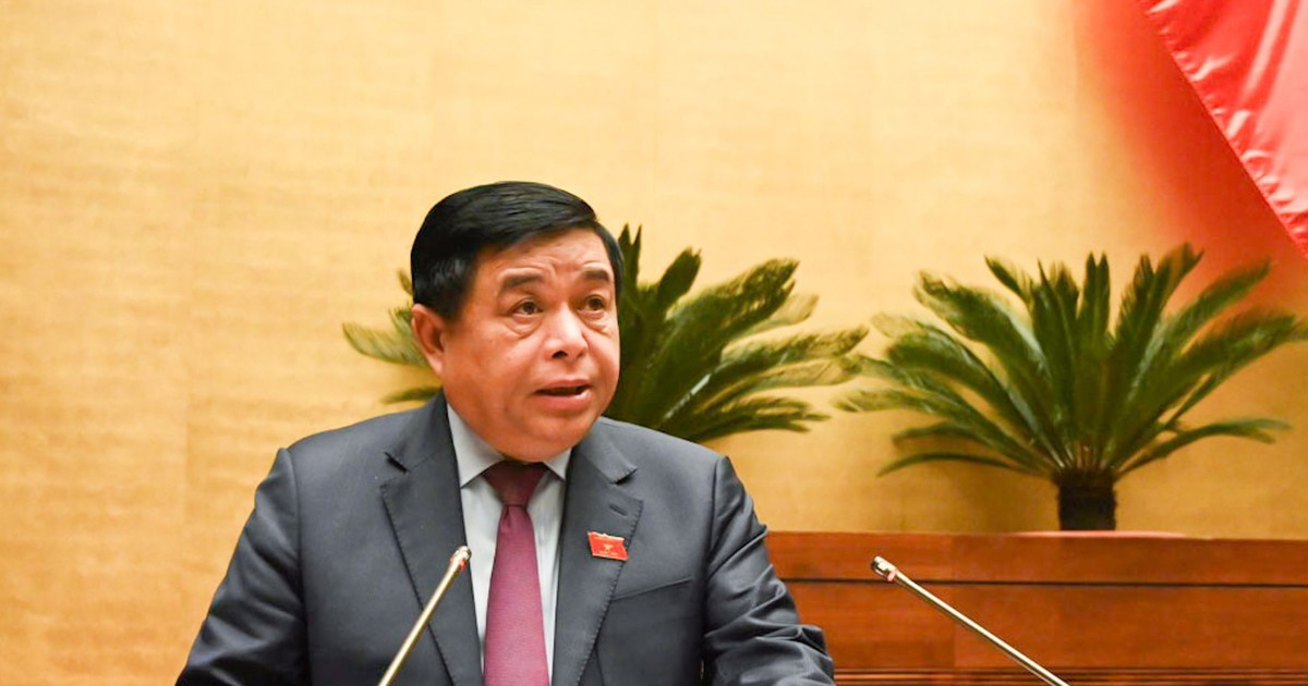 Bộ trưởng Kế hoạch và Đầu tư Nguyễn Chí Dũng trình bày Tờ trình về Quy hoạch tổng thể quốc gia thời kỳ 2021-2030, tầm nhìn đến năm 2050. Ảnh: Duy Linh