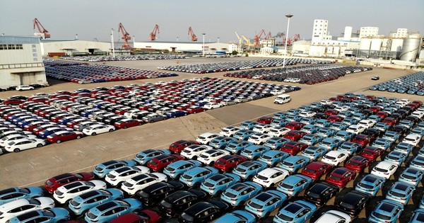 Xe ô tô chờ xuất khẩu tại Liên Vân Cảng, tỉnh Giang Tô. Ảnh: Global Times