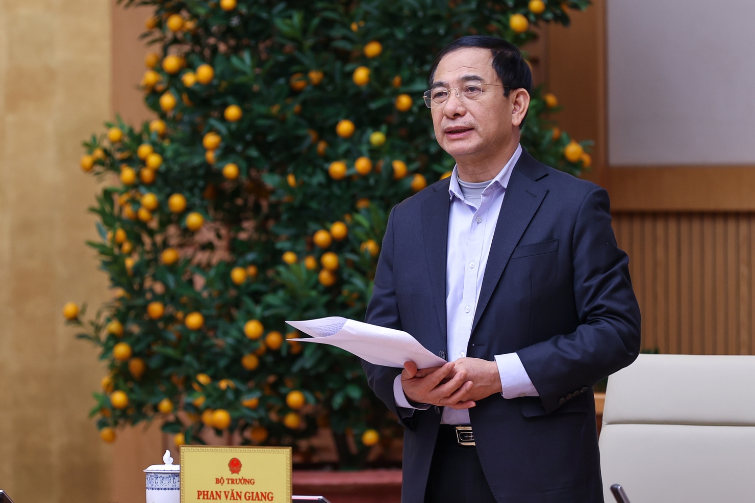 Bộ trưởng Phan Văn Giang ph&aacute;t biểu tại cuộc họp. Ảnh VGP/Nhật Bắc