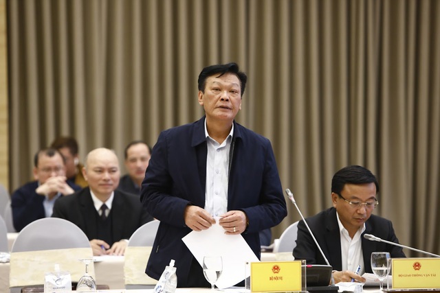  Thứ trưởng Bộ Nội vụ Nguyễn Duy Thăng trả lời câu hỏi của báo chí.