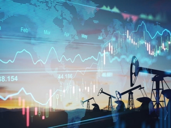 Việc tăng lãi suất và lo ngại về khả năng nền kinh tế Mỹ giảm tốc đang kéo giá dầu đi xuống. 