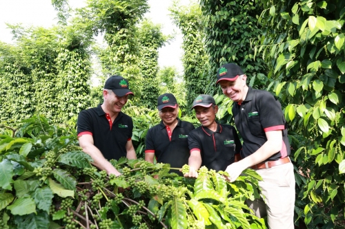 Nestlé Việt Nam đang mở rộng các dây chuyền sản xuất sản phẩm giá trị cao... Trong đó, một số dòng sản phẩm cà phê trước đây chỉ nhập khẩu từ châu Âu nay lần đầu được sản xuất tại Việt Nam.