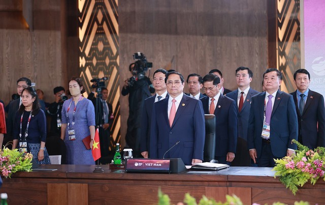 Thủ tướng Phạm Minh Ch&iacute;nh c&ugrave;ng l&atilde;nh đạo c&aacute;c nước tham dự Lễ khai mạc Hội nghị Cấp cao ASEAN lần thứ 42 - Ảnh: VGP/Nhật Bắc.