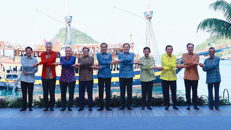 Các nhà Lãnh đạo ASEAN chụp ảnh lưu niệm trước khi vào họp. Ảnh: Dương Giang