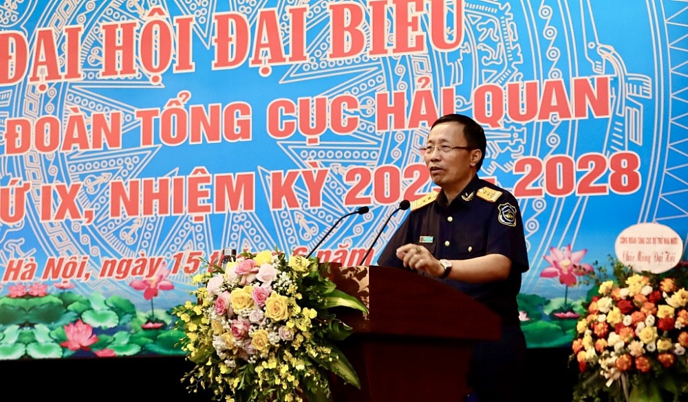 Tổng cục trưởng Tổng cục Hải quan Nguyễn Văn Cẩn ph&aacute;t biểu chỉ đạo Đại hội.