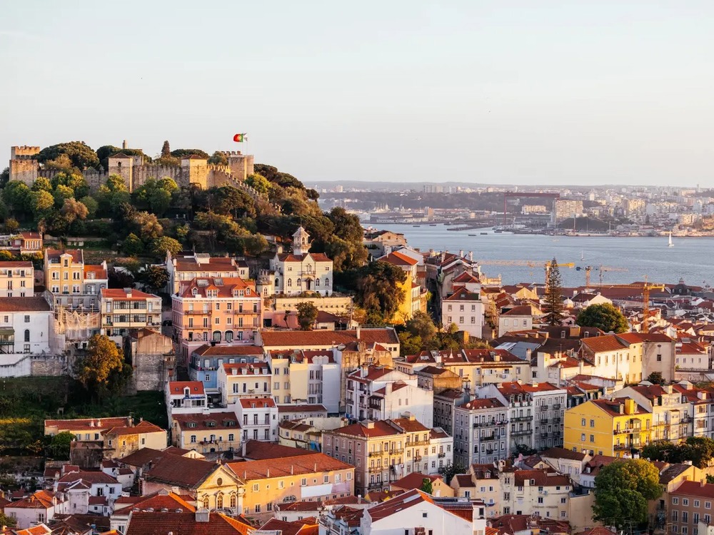 Th&agrave;nh phố Lisbon, Bồ Đ&agrave;o Nha. Ảnh Alexander Spatari/Getty Images