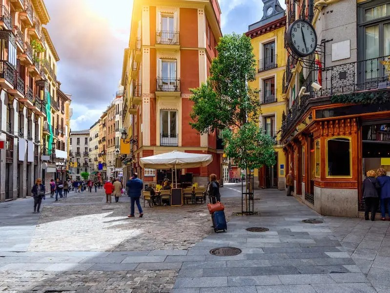 Một g&oacute;c phố ở Madrid, T&acirc;y Ban Nha. Ảnh Catarina Belova/Shutterstock