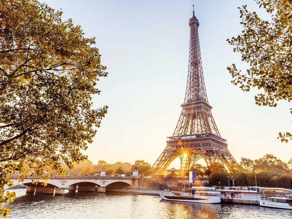 Th&aacute;p Eiffel ở Paris, Ph&aacute;p. Ảnh Alexander Spatari/Getty Images