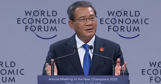 Thủ tướng Trung Quốc Lý Cường phát biểu tại lễ khai mạc Diễn đàn Davos mùa hè. Ảnh SCMP