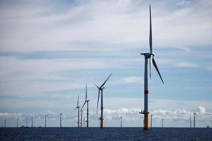 Turbine gió tại trang trại điện gió ngoài khơi Saint-Nazaire, bờ biển bán đảo Guerande ở miền tây nước Pháp, ngày 30/9/2022. Ảnh: Reuters