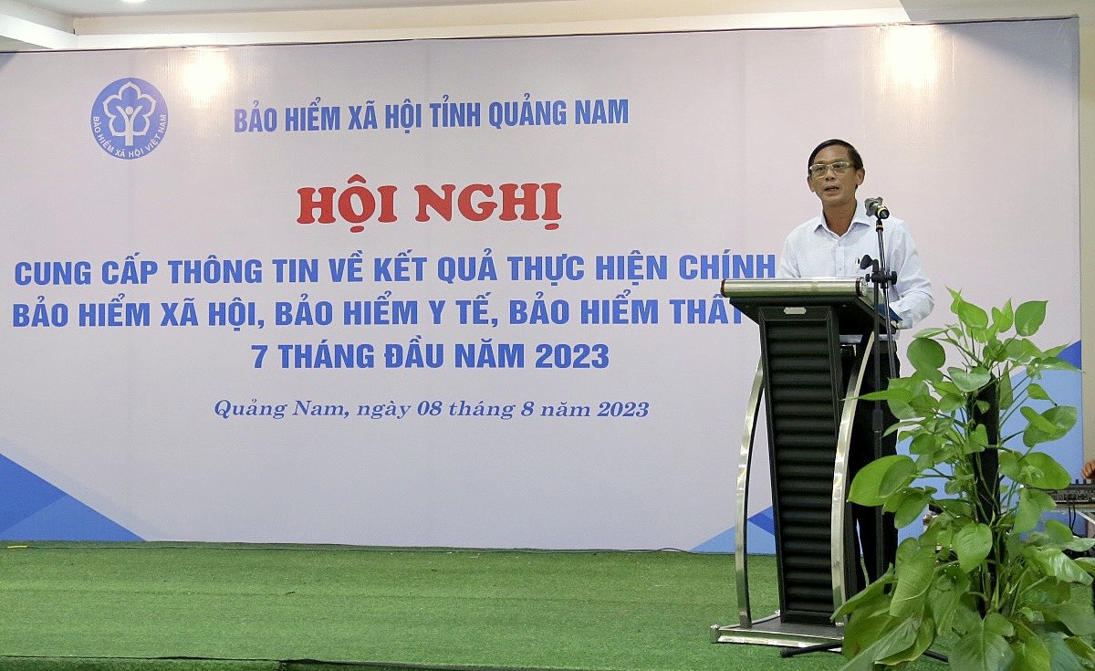 Ph&oacute; Gi&aacute;m đốc BHXH tỉnh Quảng Nam Nguyễn Văn H&ugrave;ng ph&aacute;t biểu tại Hội nghị.&nbsp;